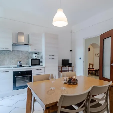 Guesthost - Dante Subway Apartamento Turim