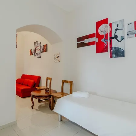 Guesthost - Dante Subway Appartement *