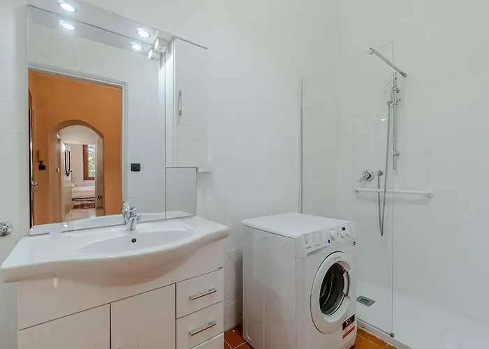 Guesthost - Dante Subway Apartament